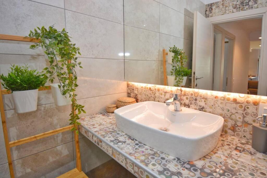 Potamos Deluxe White Apartment Εξωτερικό φωτογραφία